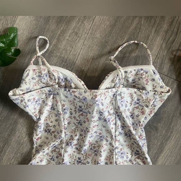 Blāshe Romantic Purple Floral Bodysuit with Bustier Top and High-Cut Style. M - Picture 9 of 16